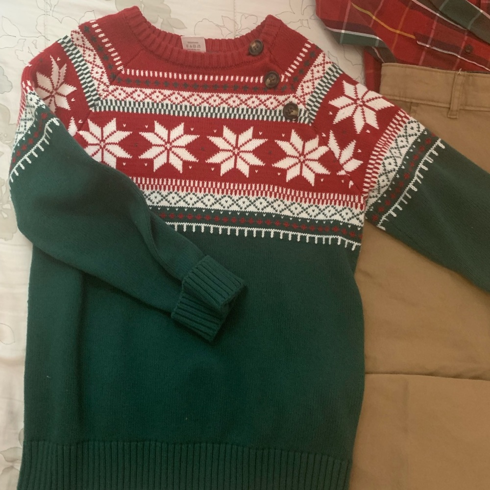 Size 7 Boy Christmas outfit.  Worn two time during the holiday season last year.